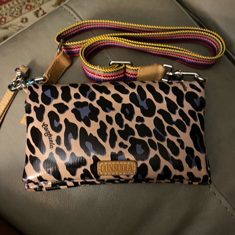 Consuela crossbody wallet